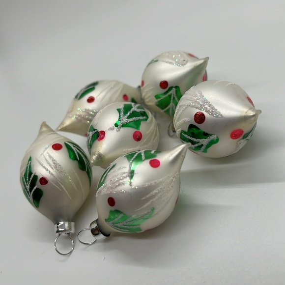 Vintage Holiday Time Set of 6 Glass Mistletoe Ornaments - Picture 4 of 5
